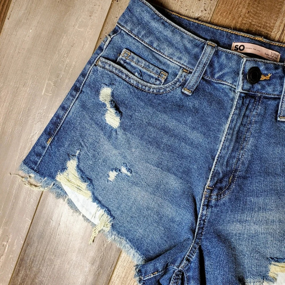 NWT SO Super High Rise Cutoff Short Size 3/26W - Picture 2 of 11